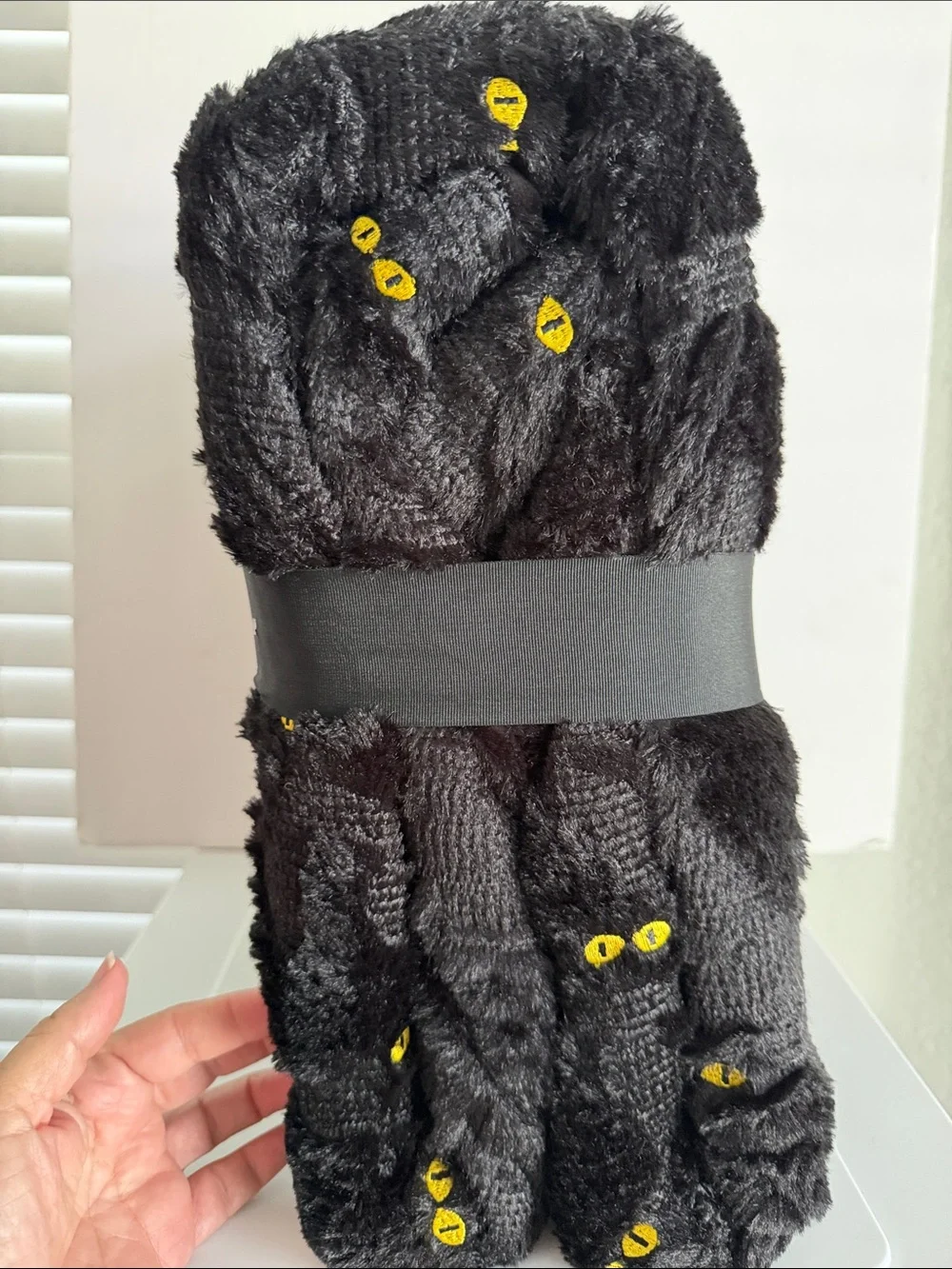 Embroidery Faux Fur Throw Black Cat with yellow Eyes Size 60”x70” New